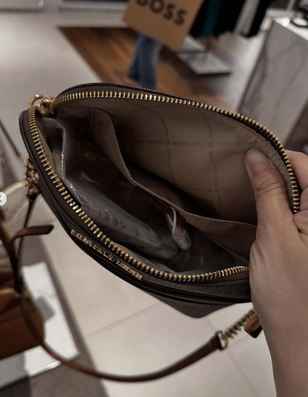 MICHAEL KORS, for ladies, dome shape crossbody bag, signature print, brown - Image 4