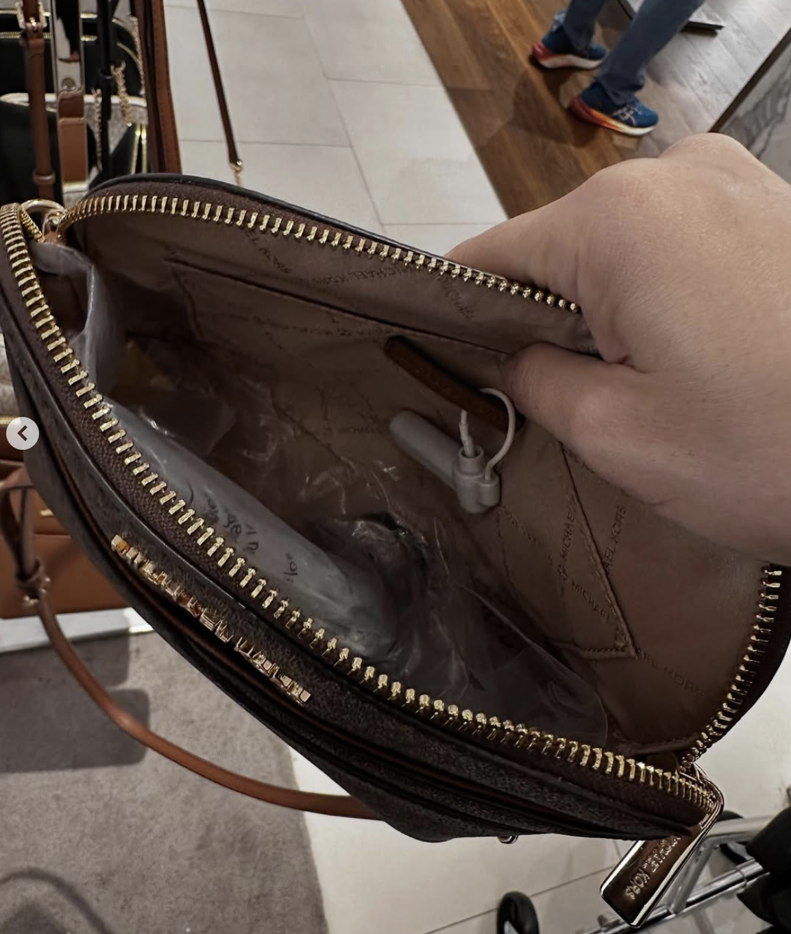 MICHAEL KORS, for ladies, dome shape crossbody bag, signature print, brown - Image 3