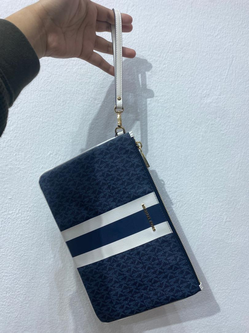 MICHAEL KORS, large wristlet, signature print, stripes blue - Image 2