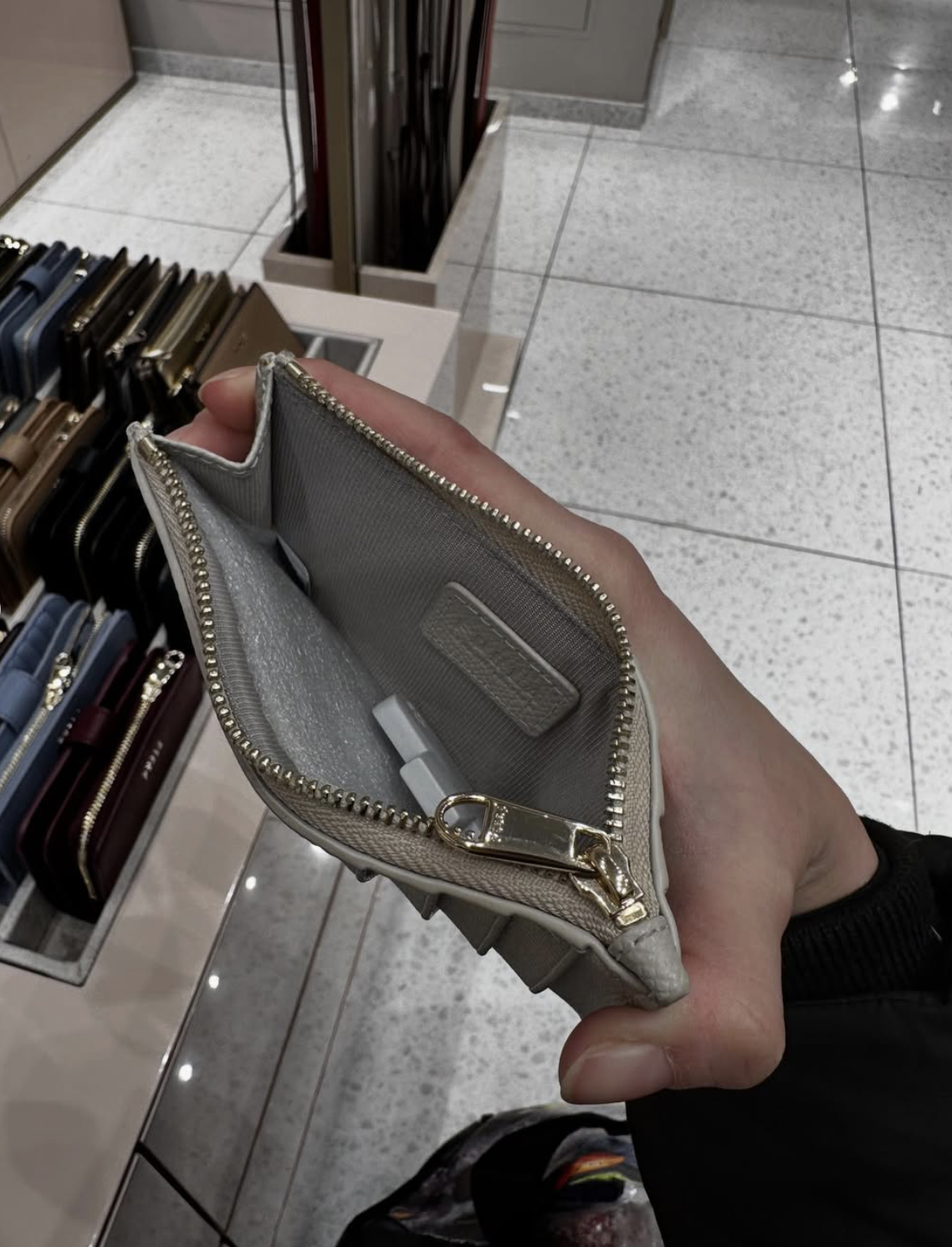 FURLA, classic, medium zip card holder, leather perla grey - Image 3