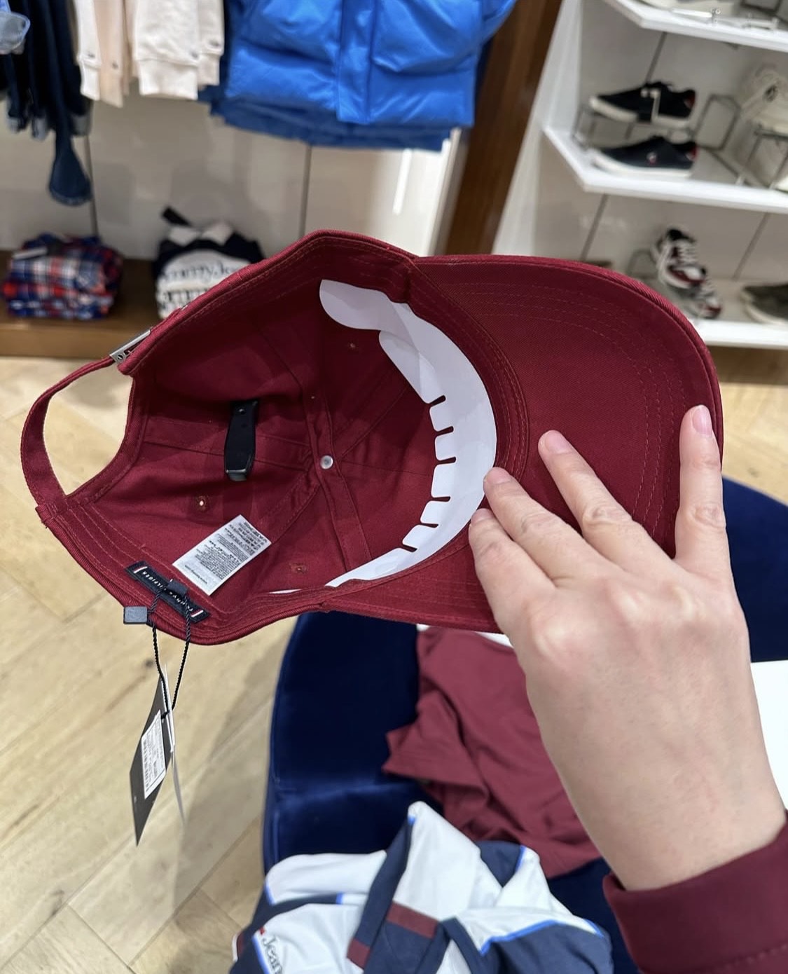 TOMMY HILFIGER, for adult, adjustable cap, dark red - Image 2