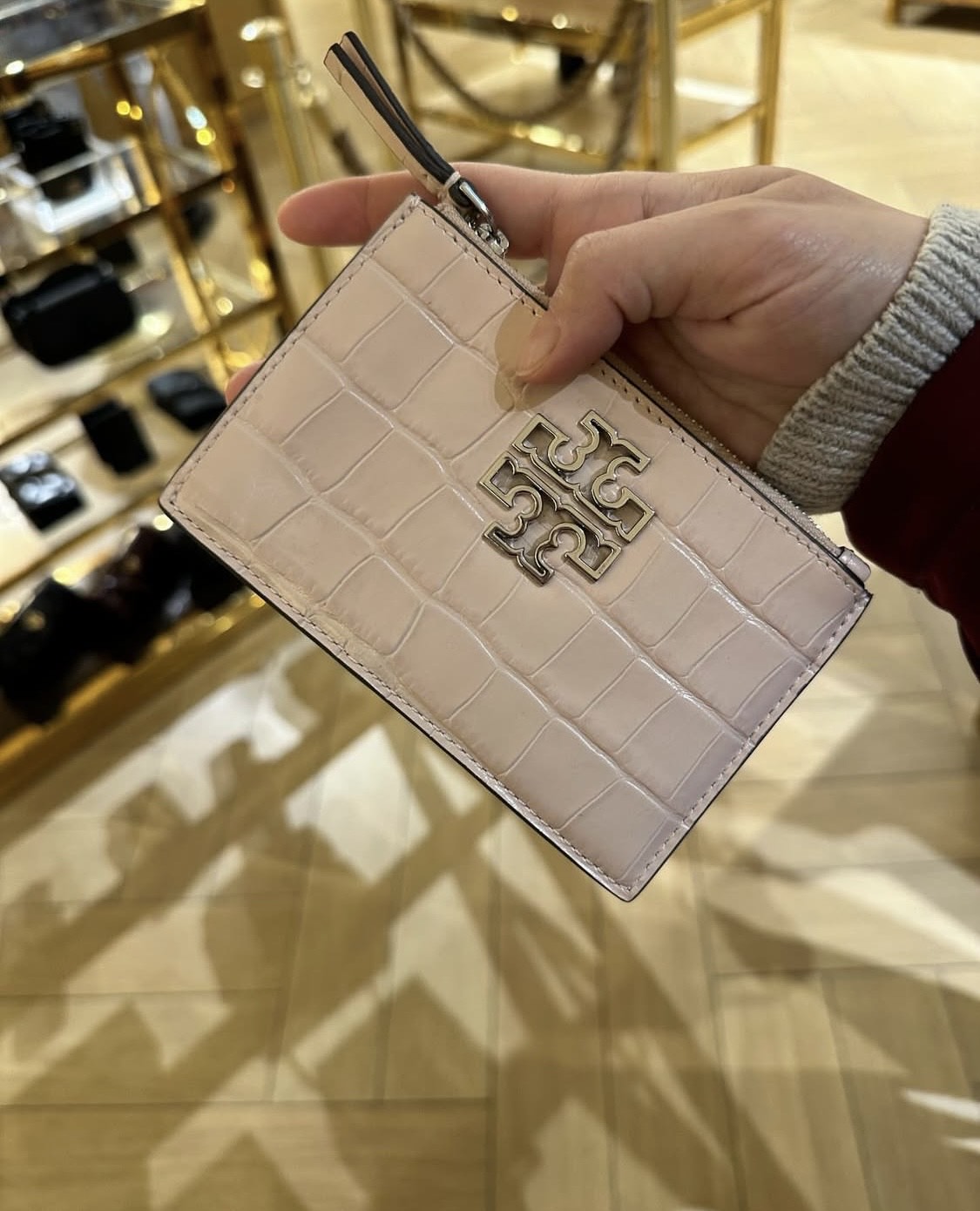 TORY BURCH, britten, medium zip card holder, textured pink